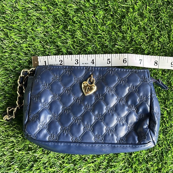 VICTORIAS SECRET Blue Cosmetic Makeup Pouch Toiletries Quilted Wristlet - Picture 9 of 10